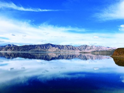 　　阿里班公湖景色 光明日报记者 陈慧娟摄/光明图片