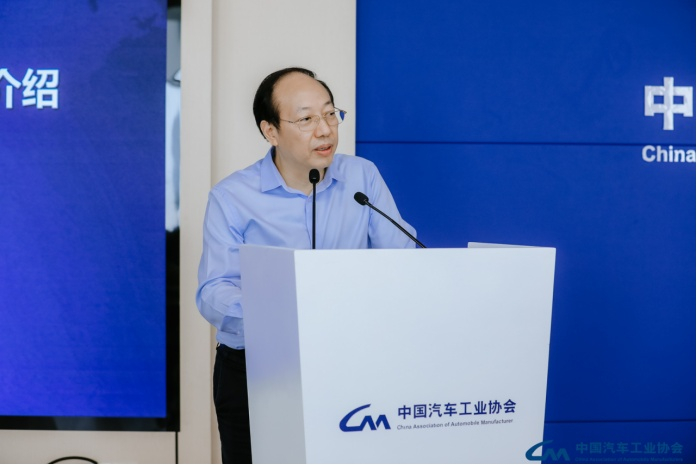 重庆市政府副秘书长、市招商投资局局长周青