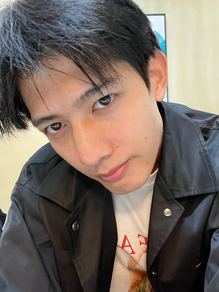 图自甘望星微博