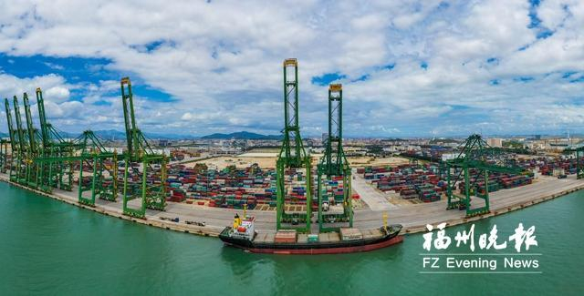 江阴港区是省内规模最大的单体连片经营集装箱港区