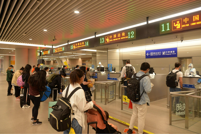 入境边检大厅 上海边检供图