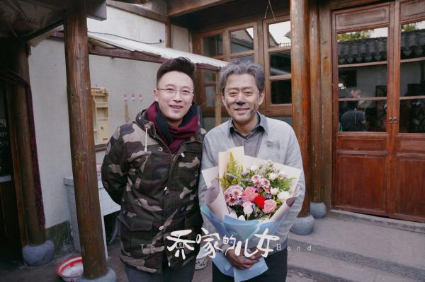 刘钧的戏份杀青，和张开宙导演合影