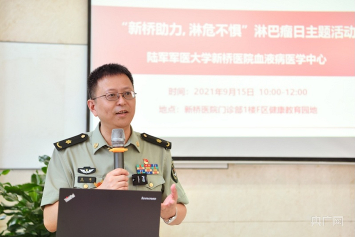 张曦教授在患教现场作开场致辞（央广网发 曾理摄）