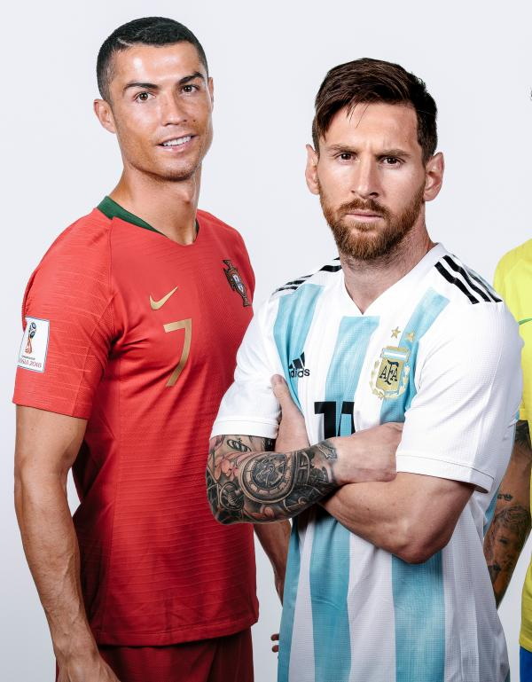 C罗和梅西，足球世界不变的主角。