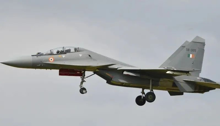 △ 印度苏霍伊-30MKI战斗机