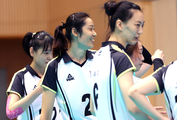 图说：朱婷（左二）在全运会上 新华社图