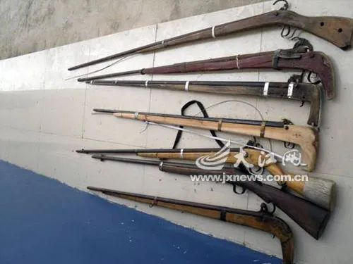 ▲2010年修水县公安局收缴的自制土铳