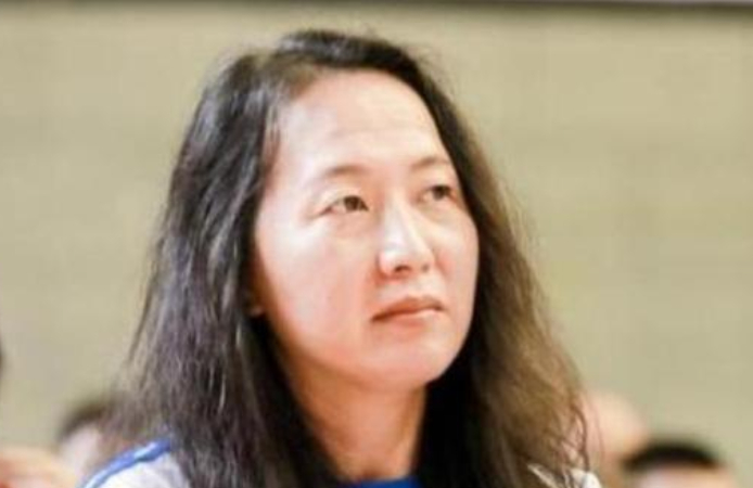 “东方鹿”奥运冠军王军霞现状：三段婚姻生三娃，如今怎么样了？