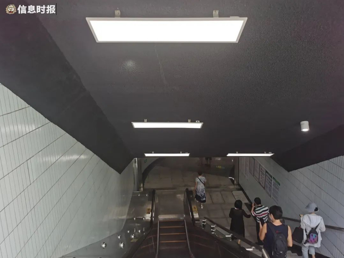 陈家祠站B出口未设置下行自动电梯。信息时报见习记者 王思雨 摄