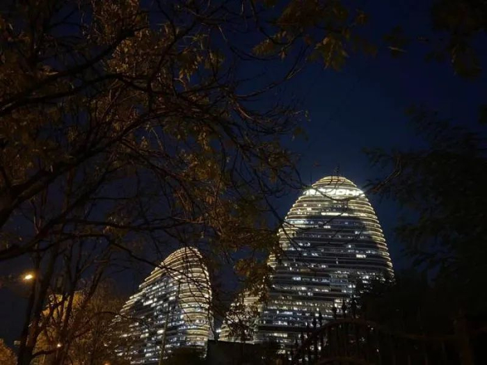 夜幕中的望京SOHO 李凯旋 摄