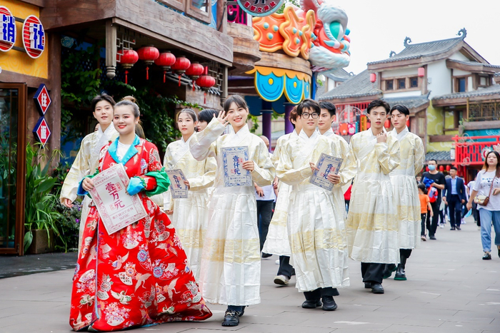 周年庆典现场（央广网发 重庆融创文旅部城供图）