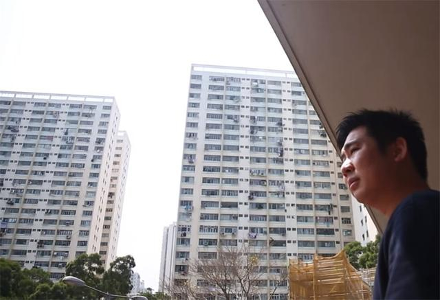 香港34岁硕士生住11㎡劏房:独自生活狭窄的空间里,一住就是6年