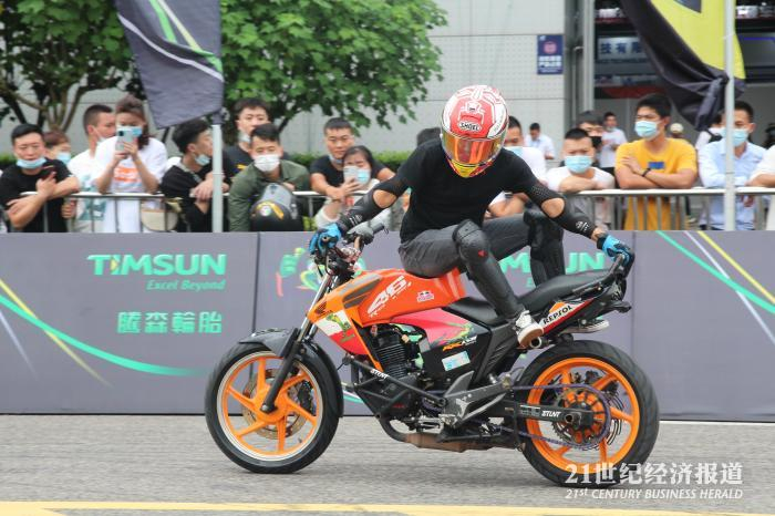 特技大赛 杜武林摄