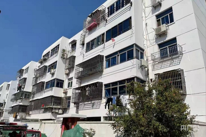 正在改造的老旧小区府东新村（央广网发 戴阳阳摄）