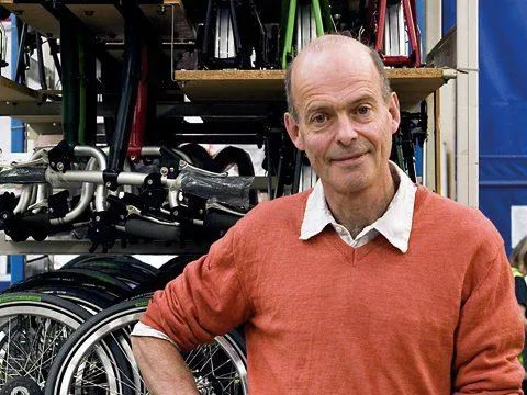 △Brompton创始人Andrew Ritchie热衷于机械设计。图源：alchetron.com