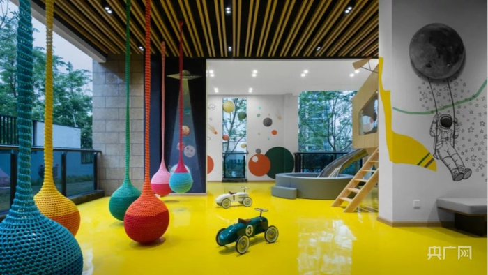 御璟悦来汐鹭组团架空层实景（央广网发 华宇供图）