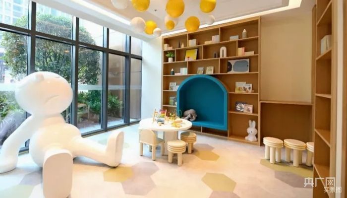 天空雲镜架空层儿童成长馆实景（央广网发 华宇供图）