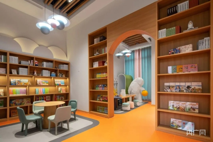 御璟悦来源鹭组团架空层实景（央广网发 华宇供图）