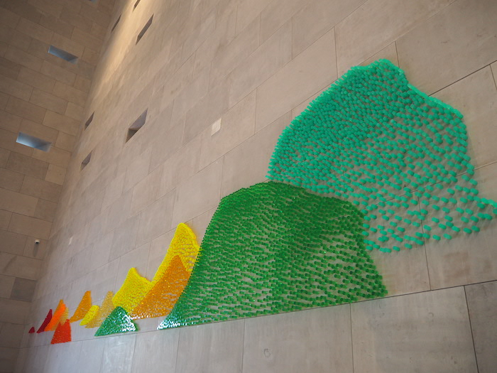 苏州博物馆西馆墙上的艺术装置