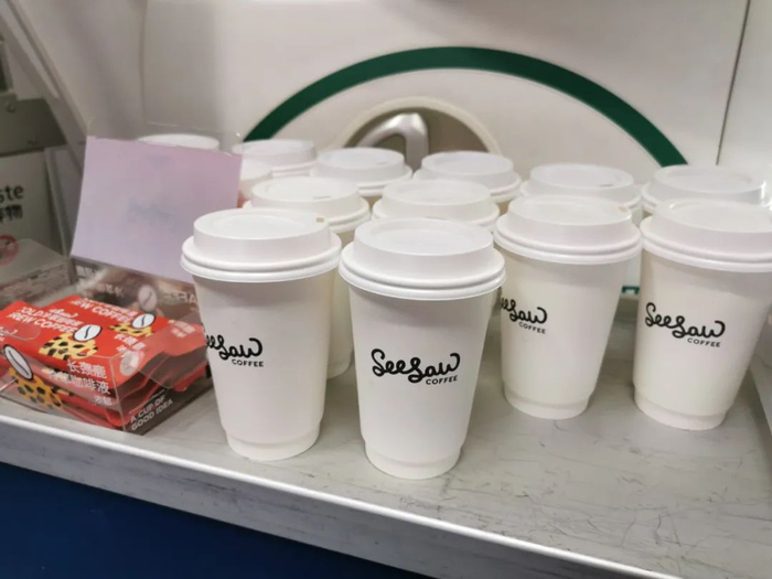 吉祥为旅客准备了国产精品咖啡seesaw（记者钱擘/摄）