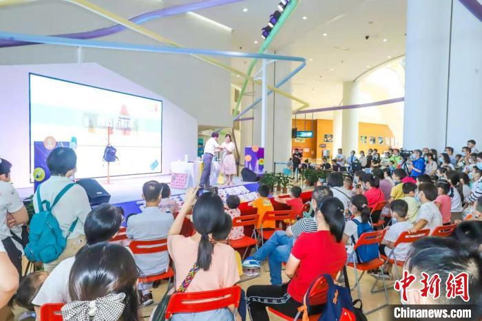 粤港澳科学表演秀活动现场 广东科学中心 摄