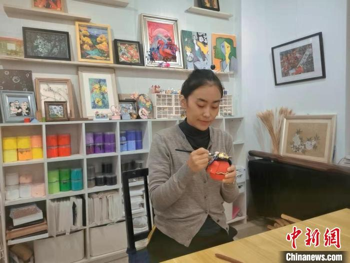 目前，李世杰积极将本土的传统文化进行深入挖掘，融入自己的创作中。　李世杰供图