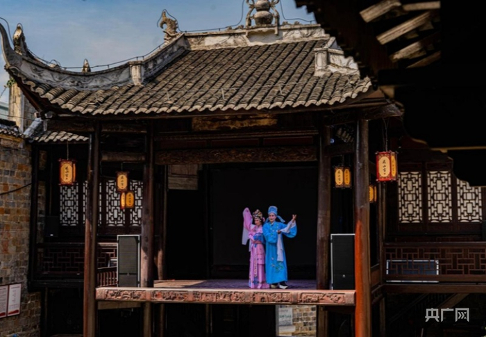 中南门飞山宫阳戏（央广网发 陈光明 摄）