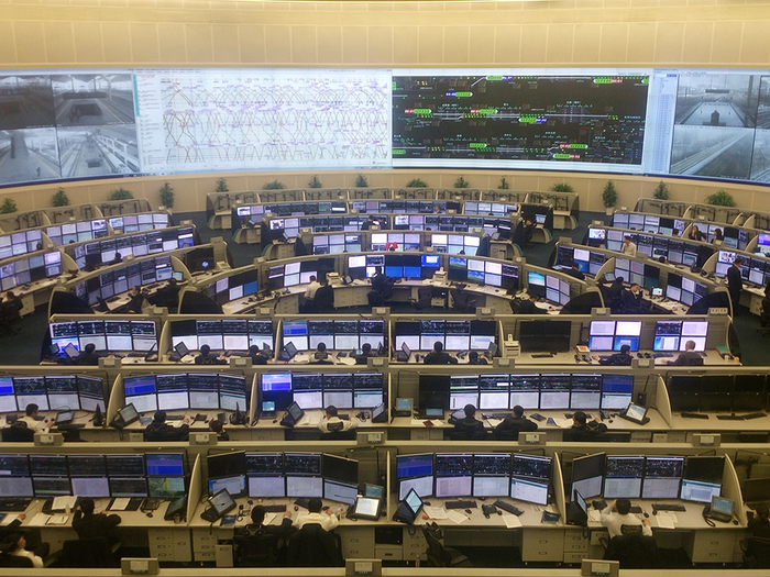 中国铁路上海局集团有限公司调度指挥中心大厅。&nbsp; 许文峰 摄