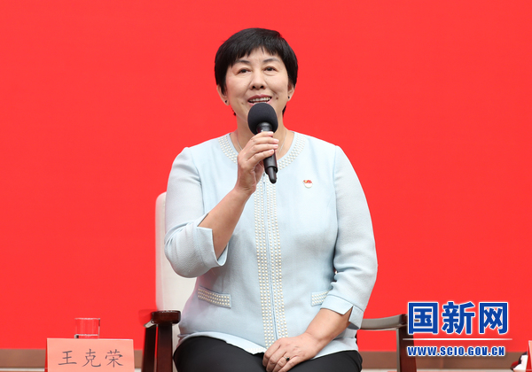 首都医科大学附属北京地坛医院“红丝带之家”办公室主任、护士长王克荣