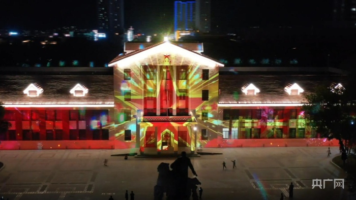 石河子军垦博物馆灯光秀。央广网发
