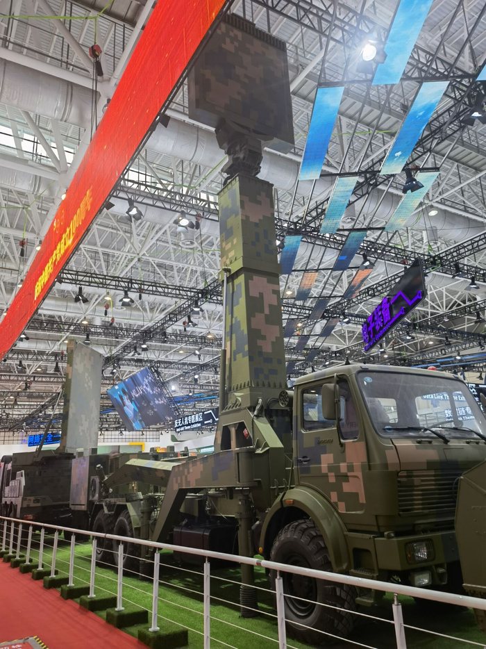 YLC-12E雷达 观察者网摄