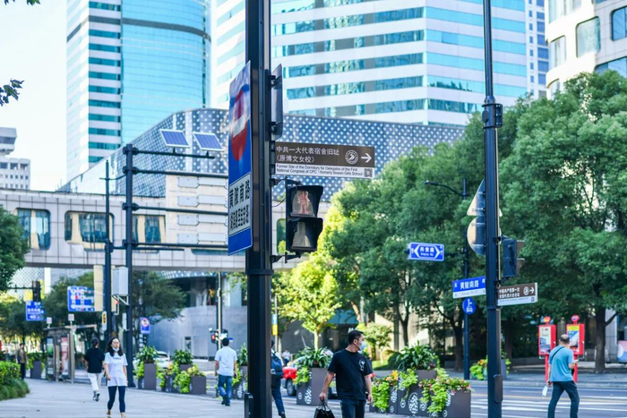 ▲ 合杆整治后，新建综合杆387根，减杆率达71%，合杆率达100%