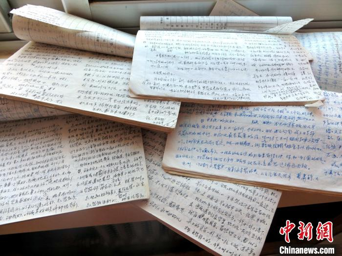 马金莲早期创作手稿。　受访者供图