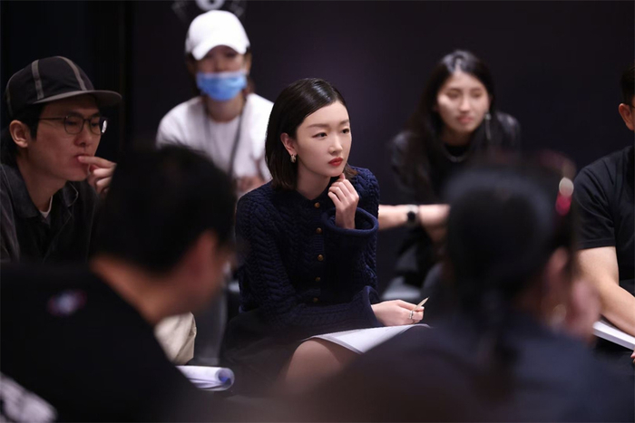 周冬雨参与剧本围读