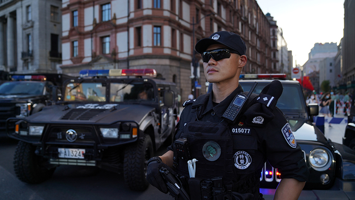 特警增援外滩。  上海市公安局 供图