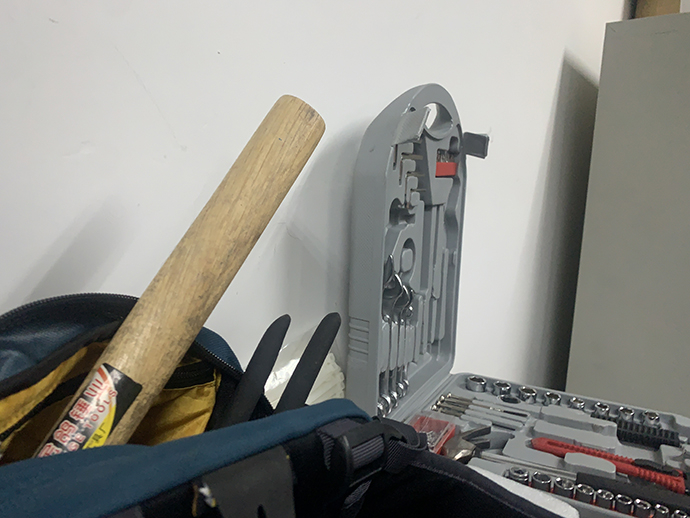 高博作为手工达人的工具箱。澎湃新闻记者 朱奕奕 摄