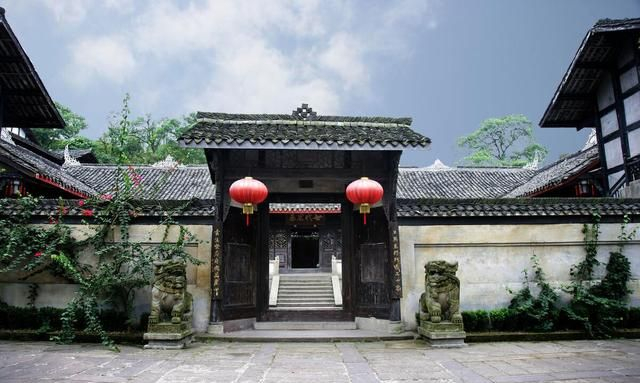 农村老话说:“门要常打开,户要常关闭”,门和户有什么不同吗?|白天|俗语|后门|堂屋|院子_新浪新闻