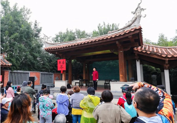 《书说·沙家浜》评书表演。（央广网发，丰台区文化创意产业促进中心供图）