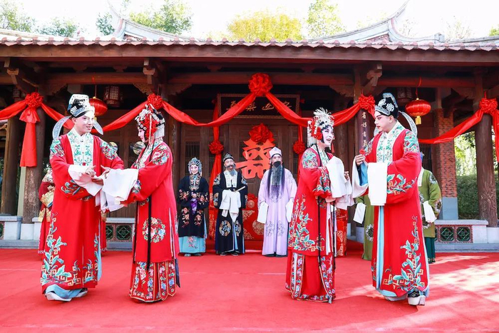 园林版评剧《花为媒》。（央广网发，丰台区文化创意产业促进中心供图）