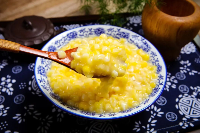 ▲ 上图大碴子粥，下图小碴子粥。摄影/昙华碎梦，图/图虫·创意