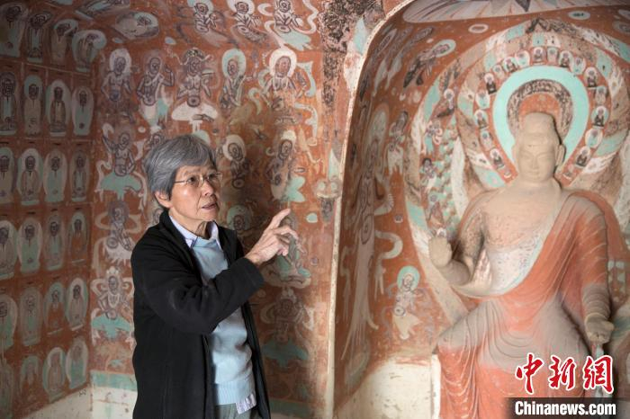 樊锦诗在敦煌莫高窟。　团结香港基金供图