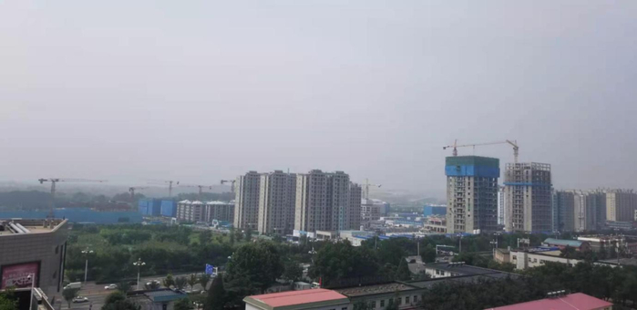 唐山，一建设中的楼盘。陈宁/摄