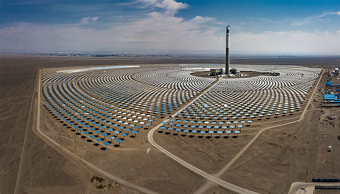 新疆熔盐塔式光热发电站&nbsp;图片来源：图虫创意