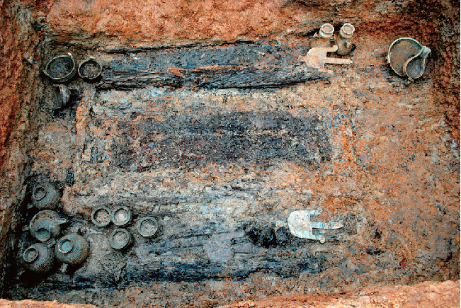 夏饷铺M16鄂侯墓椁室全景