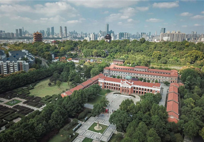 位于湖北省武汉市武昌区的辛亥革命武昌起义纪念馆（9月29日摄，无人机照片）。新华社记者 程敏 摄