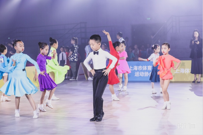 第九届少儿体育舞蹈（国际标准舞）公开赛（央广网发 主办方供图）