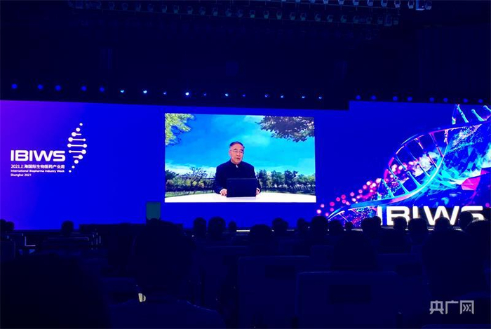 张伯礼发表主题演讲（央广网实习记者 郭振丹 摄）