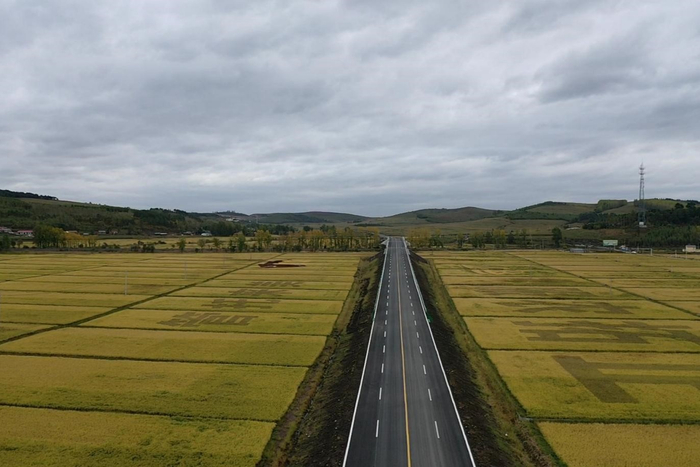 高铁连接线项目串联丹阿公路与鸡西高铁站的旅客运输。黑龙江省交通运输厅 供图