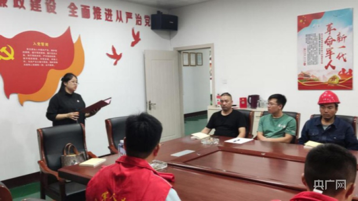 靖江市全民阅读推广人高露宣讲（央广网发 刘晓林摄）