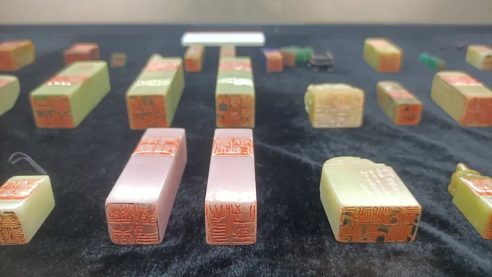 展出的部分篆刻原石